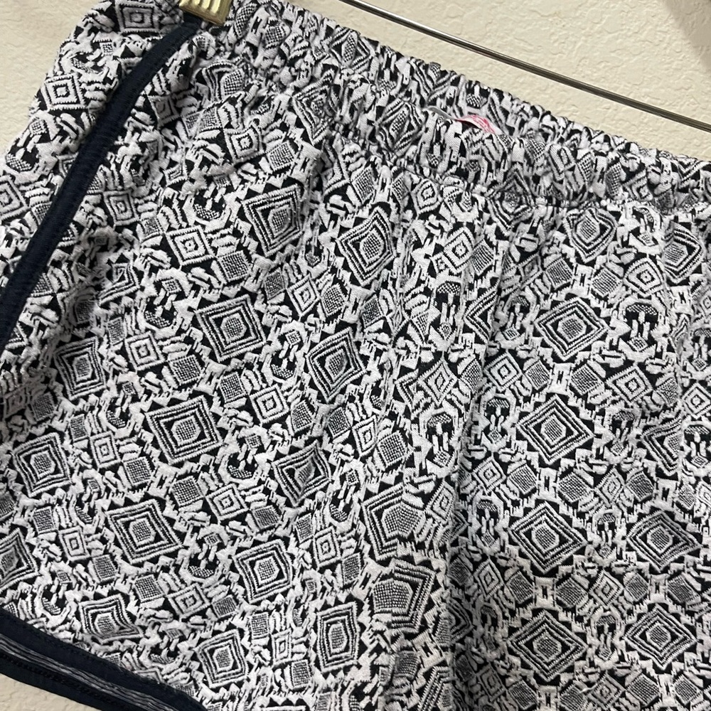 Shorts - Picture 2 of 2